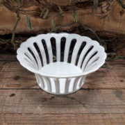 Corbeille grand ajourage blanche taille 1