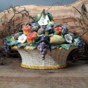 Corbeille trompe l'oeil polychrome