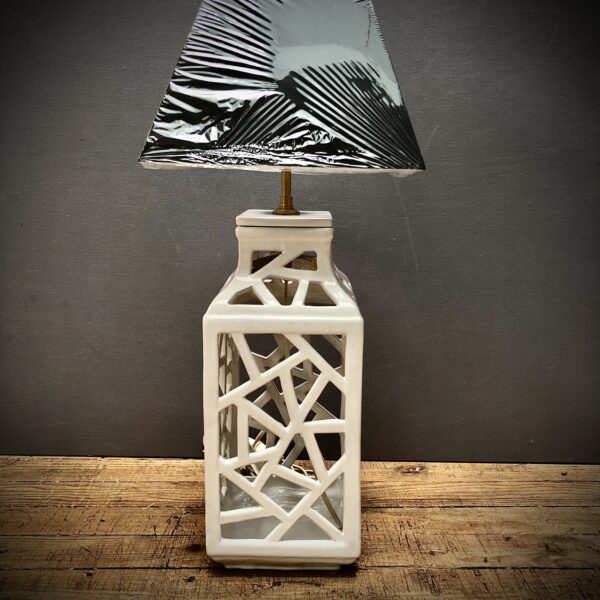 Pied de lampe carré ajourage Pégase blanc