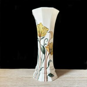 Vase à pans décor fleurs stylisées jaune