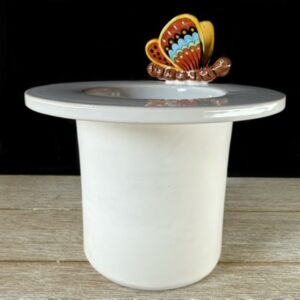 Vase chapeau au Papillon rouge