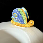 Vase chapeau au papillon bleu petit modèle